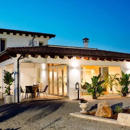 Apulia Luxury Dream Holiday home Aradeo